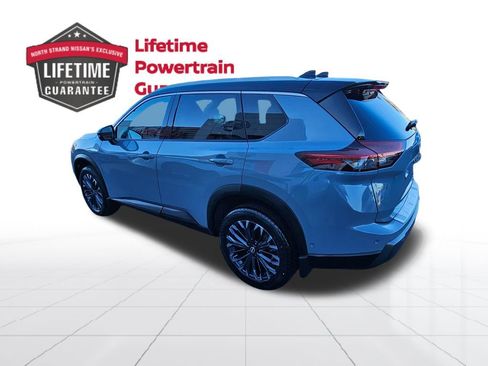 Certified 2025 Nissan Rogue SL w/ Tech Package FWD image 3