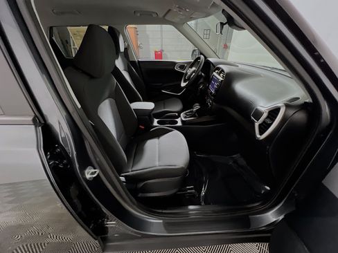 Used 2024 Kia Soul LX w/ Option Group 015 FWD image 31