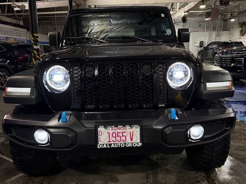 Used 2023 Jeep Wrangler Unlimited w/ Sun & Screen Package AWD/4WD image 2