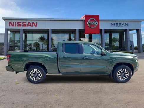 Certified 2025 Nissan Frontier SL AWD/4WD image 3