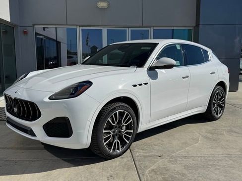 New 2025 Maserati Grecale GT image 3