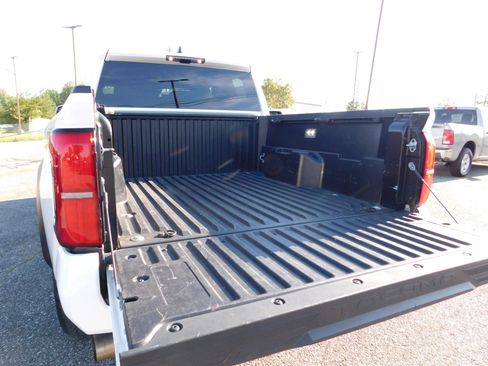 Used 2024 Toyota Tacoma TRD Off-Road AWD/4WD image 8
