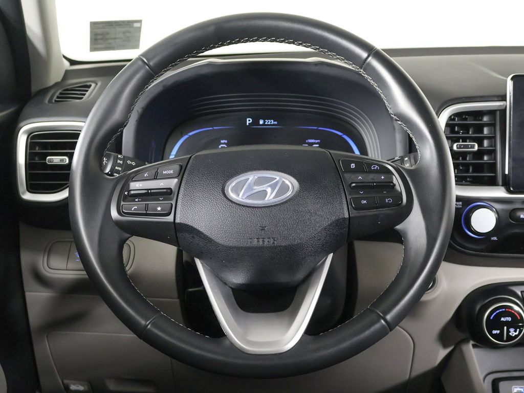 Certified 2026 Hyundai Venue SEL FWD image 32