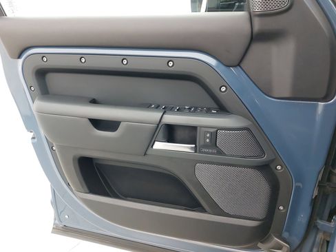 Used 2021 Land Rover Defender 110 X-Dynamic HSE image 28