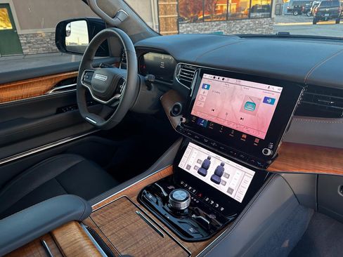 Used 2022 Jeep Grand Wagoneer Series II w/ Flexible Seating Group image 45