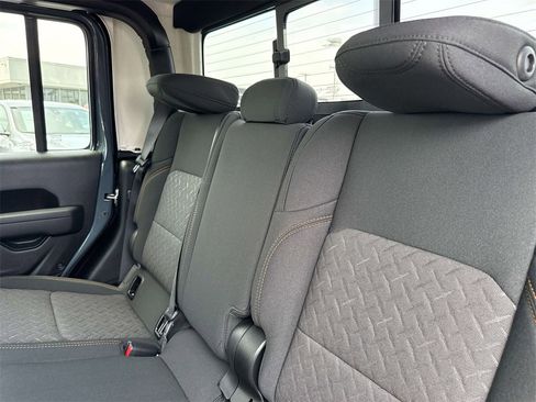New 2025 Jeep Gladiator Mojave w/ Convenience Group image 11