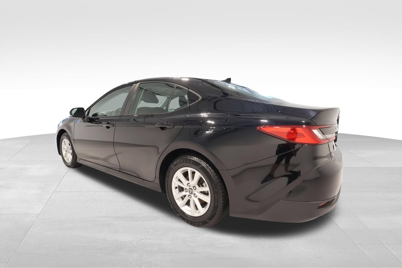 Used 2025 Toyota Camry LE FWD image 2