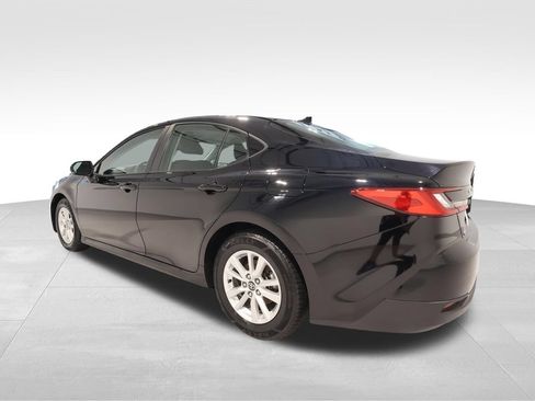 Used 2025 Toyota Camry LE FWD image 2