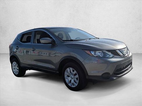 Used 2018 Nissan Rogue Sport S FWD image 3