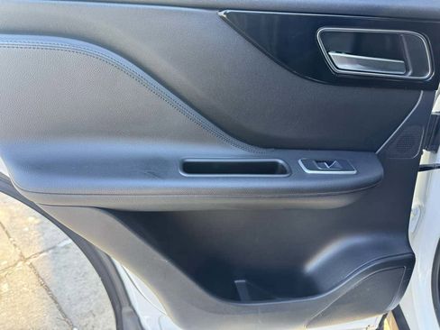 Used 2020 Jaguar F-PACE Premium image 19