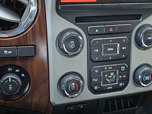 Used 2015 Ford F350 Lariat w/ FX4 4x4 Off Road Package image 19