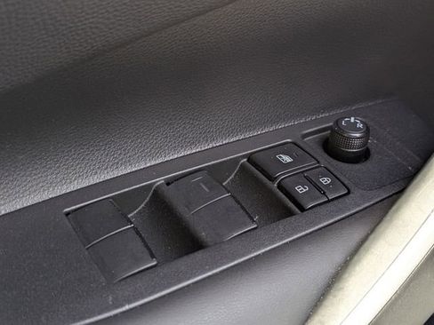 Used 2025 Toyota Corolla SE FWD image 20
