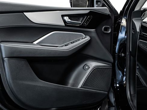 New 2026 Acura MDX SH-AWD image 9