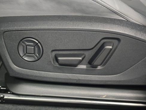 Used 2025 Audi Q3 2.0T Premium w/ Convenience Package image 38