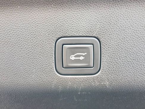 Used 2023 GMC Yukon Denali Ultimate AWD/4WD image 34