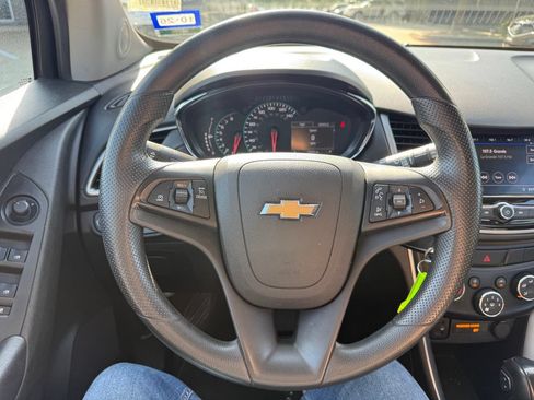 Used 2020 Chevrolet Trax LS w/ Tint and Cruise Package FWD image 12