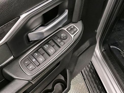 Used 2024 RAM 2500 Big Horn w/ Night Edition image 40