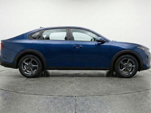 Used 2025 Kia K4 LXS image 9