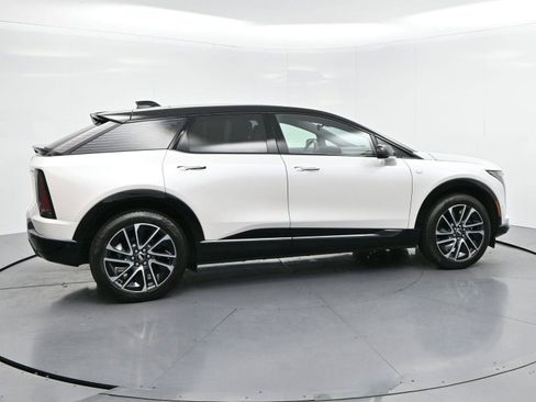 Certified 2025 Cadillac Optiq Sport 1 AWD/4WD image 8