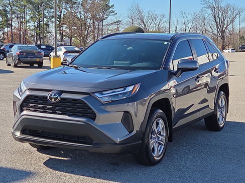 Used 2025 Toyota RAV4 XLE image 2