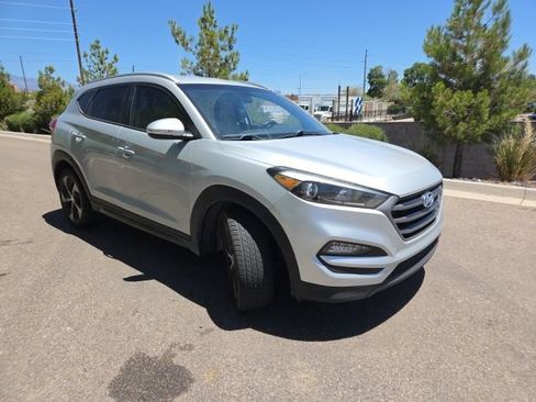 Used 2016 Hyundai Tucson Sport FWD image 3