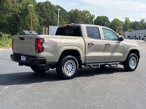 Used 2024 Chevrolet Colorado W/T w/ WT Convenience Package II RWD image 12