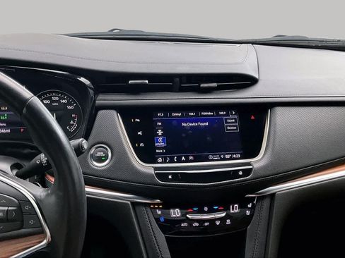 Used 2023 Cadillac XT5 Premium Luxury w/ Technology Package FWD image 7