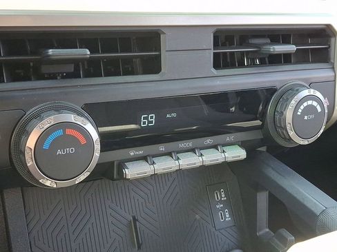 Certified 2024 Toyota Tacoma TRD Off-Road image 15