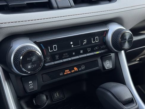 Used 2024 Toyota RAV4 XLE image 31