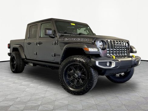 Used 2022 Jeep Gladiator Sport AWD/4WD image 3