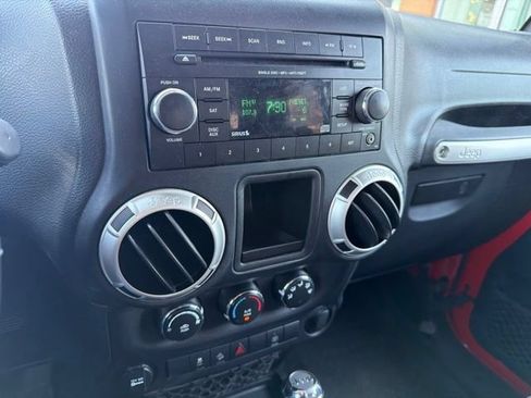 Used 2018 Jeep Wrangler Rubicon AWD/4WD image 33