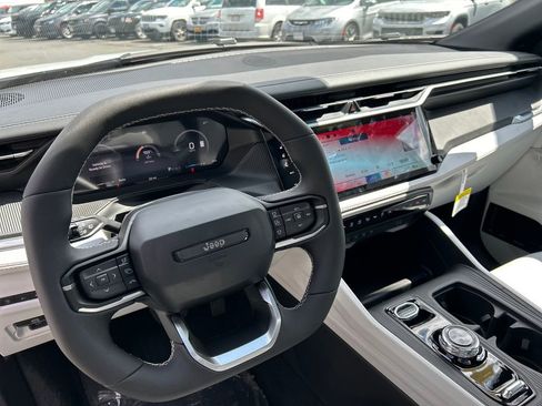 New 2026 Jeep Cherokee Overland w/ Advanced Pro Tech Group image 37