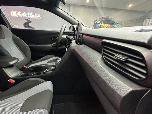 Used 2019 Hyundai Veloster 2.0 FWD image 30