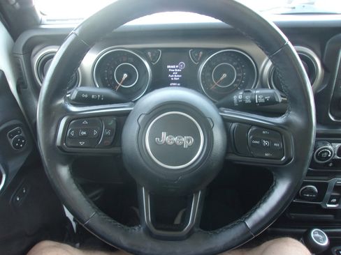 Used 2020 Jeep Wrangler Sport AWD/4WD image 9