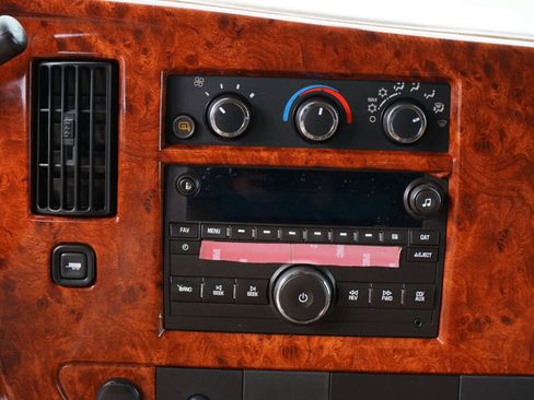 Used 2011 GMC Savana 1500 image 13