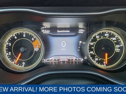 Used 2023 Jeep Cherokee Altitude Lux image 17