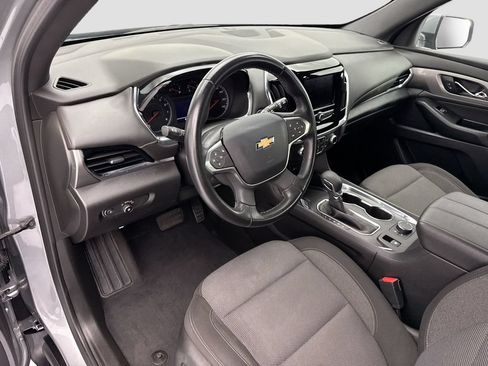 Used 2023 Chevrolet Traverse LT FWD image 9