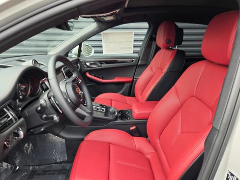 New 2026 Porsche Macan AWD/4WD image 26