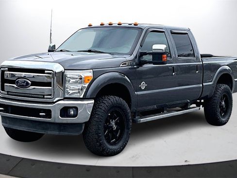 Used 2015 Ford F250 Lariat w/ Chrome Package image 4