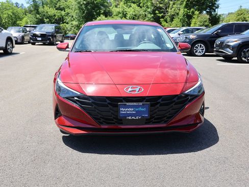 Used 2023 Hyundai Elantra SEL w/ Convenience Package FWD image 2