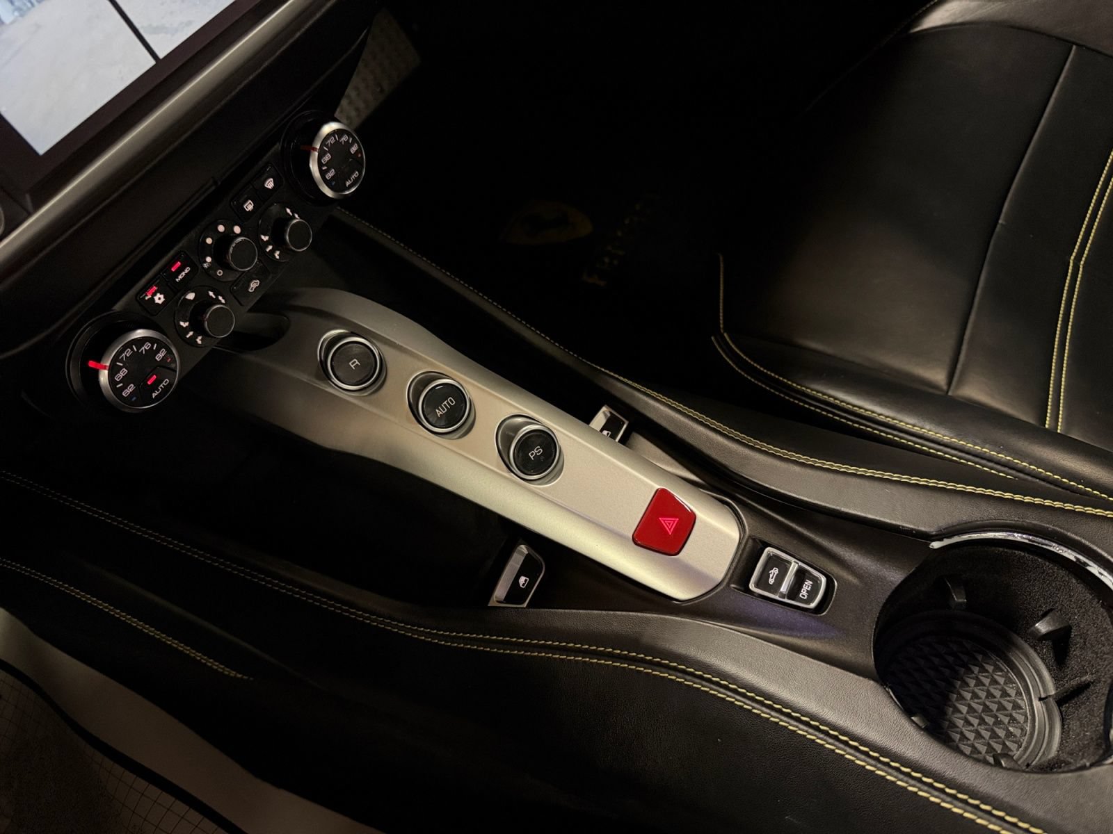 Used 2015 Ferrari California T RWD image 34