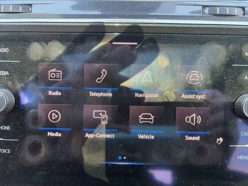 Used 2022 Volkswagen Tiguan SEL R-Line image 8