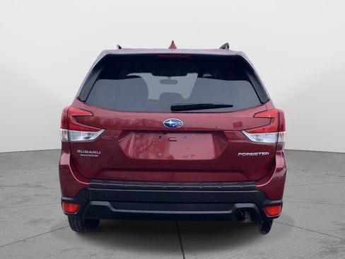 Used 2023 Subaru Forester Premium image 4