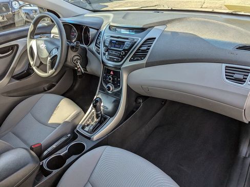 Used 2016 Hyundai Elantra SE FWD image 23