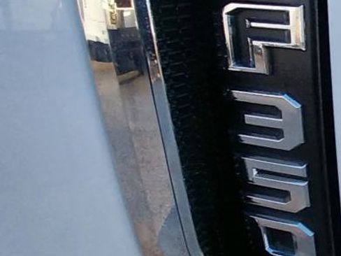 Used 2017 Ford F350 XL image 3