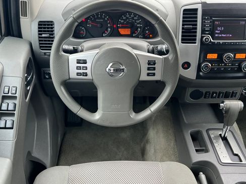 Used 2016 Nissan Frontier SV image 15