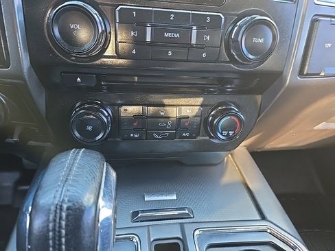 Used 2017 Ford F150 XLT w/ Equipment Group 302A Luxury image 31