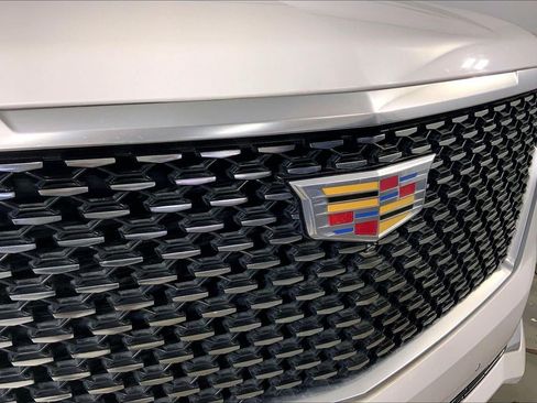 Used 2022 Cadillac Escalade Premium Luxury AWD/4WD image 30
