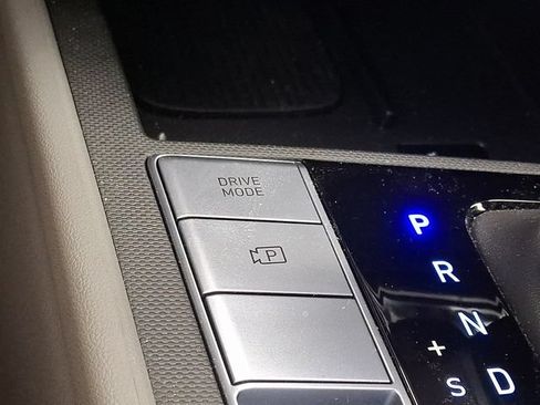 Certified 2025 Hyundai Elantra SEL FWD image 28