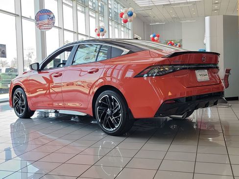 New 2026 Nissan Sentra SR w/ Floor Mat Package FWD image 2